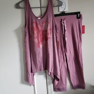 Candie's pajama set.